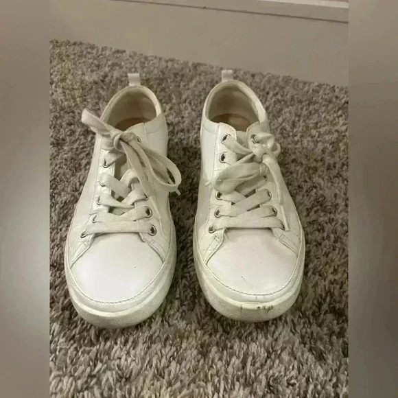 Vionic Shoes - Vionic Vinny sneakers size 7.5 white leather comfort lace up